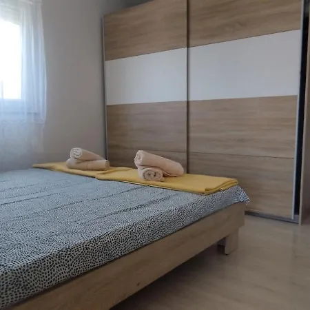 Zoe 2 호텔 *